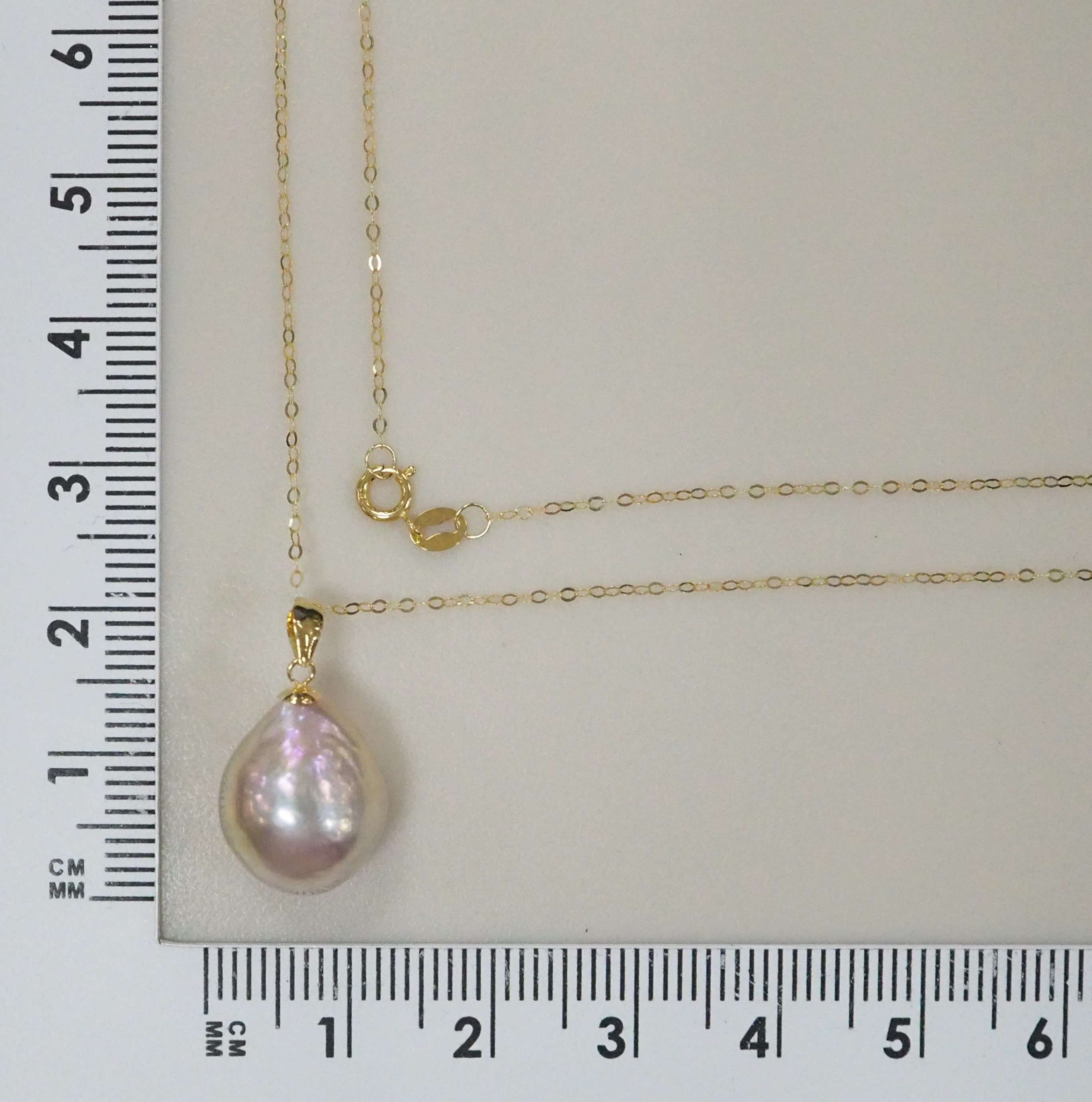 Колье из желтого золота с жемчугом Барокко